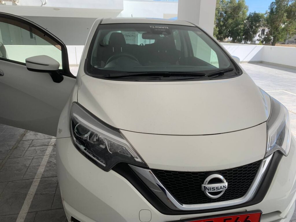 Nissan Note — front